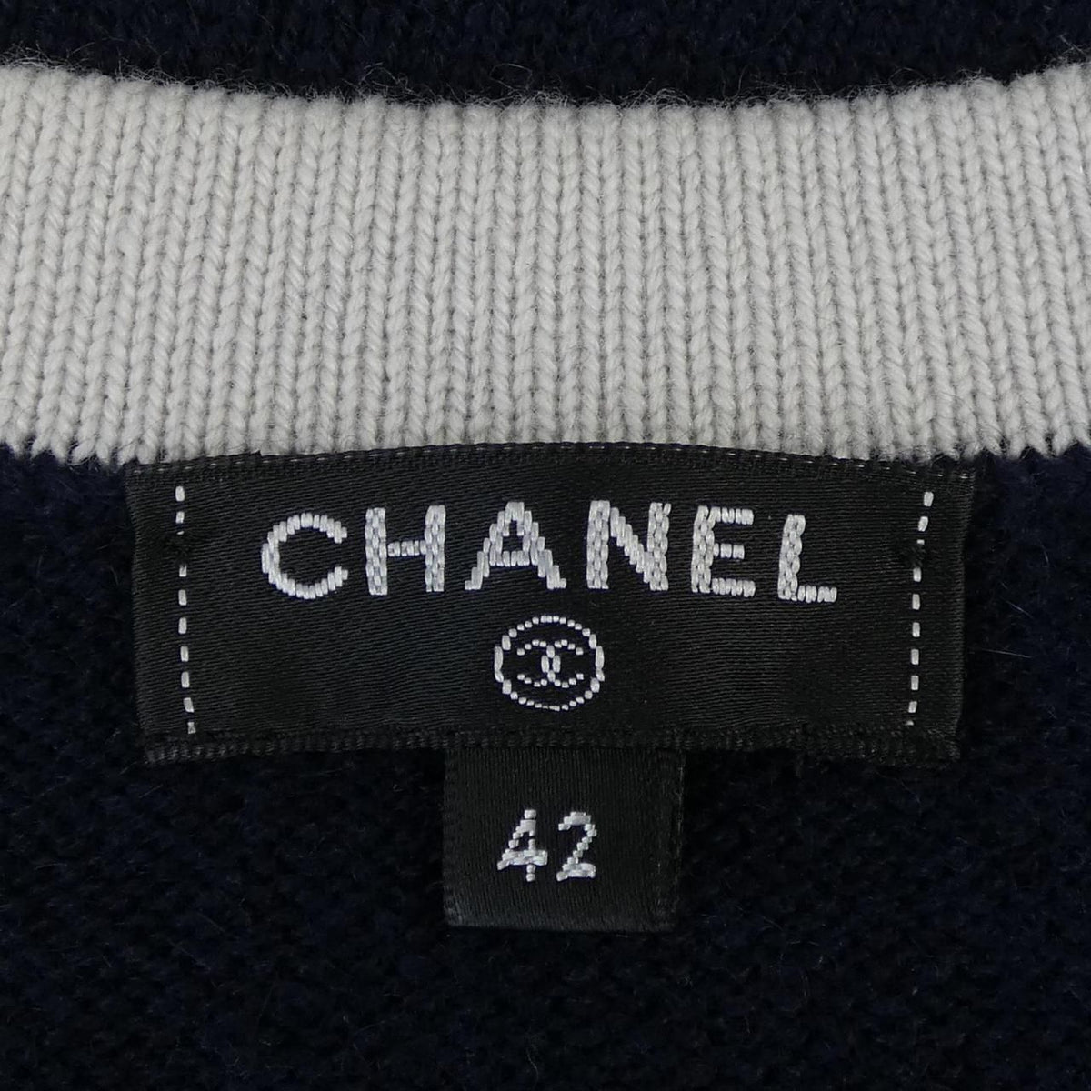 Chanel Cardigan Navy — view 5