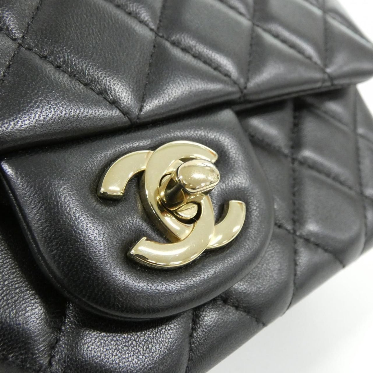 Chanel Shoulder Bag Black — view 4
