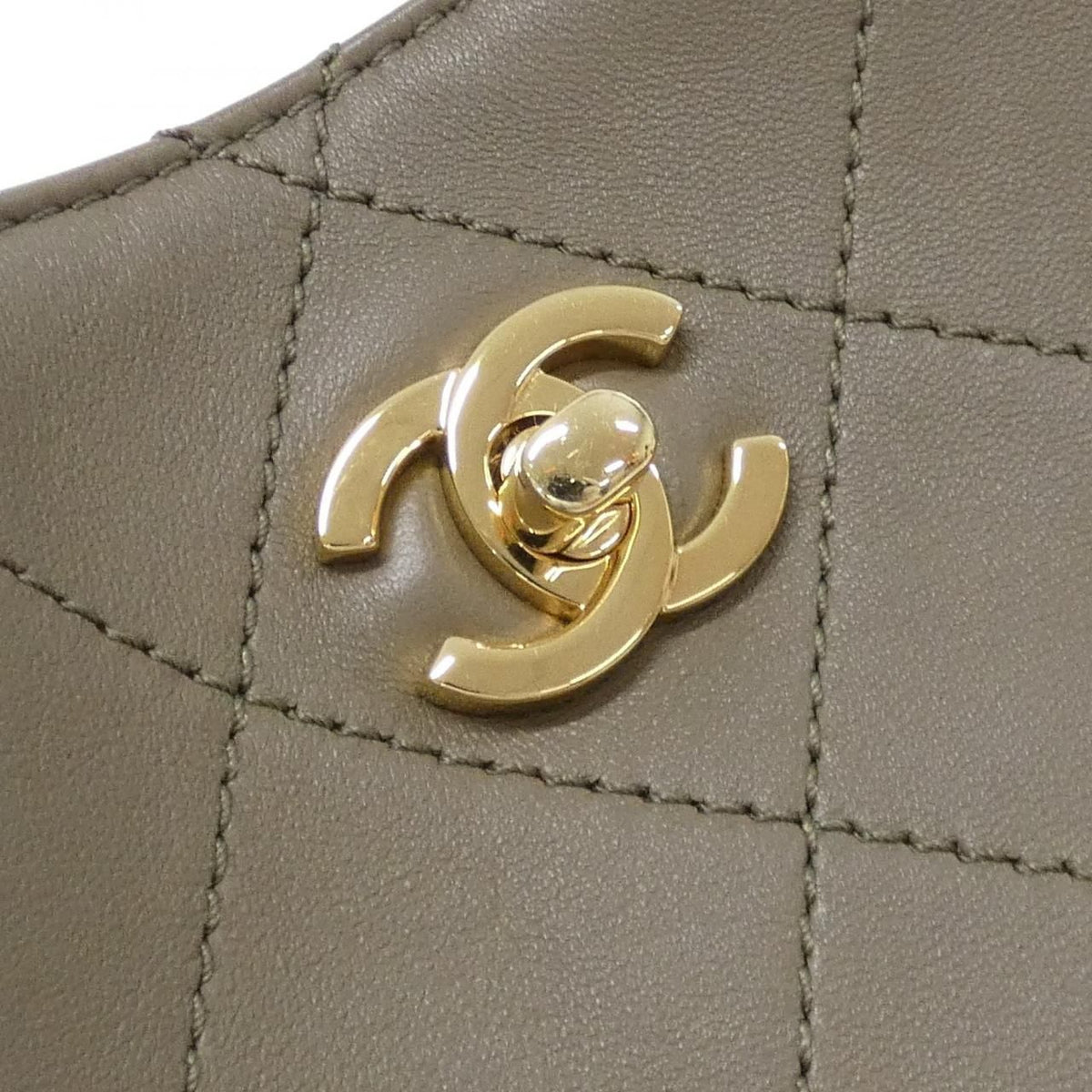 Chanel Bag Handbag Khaki — view 5