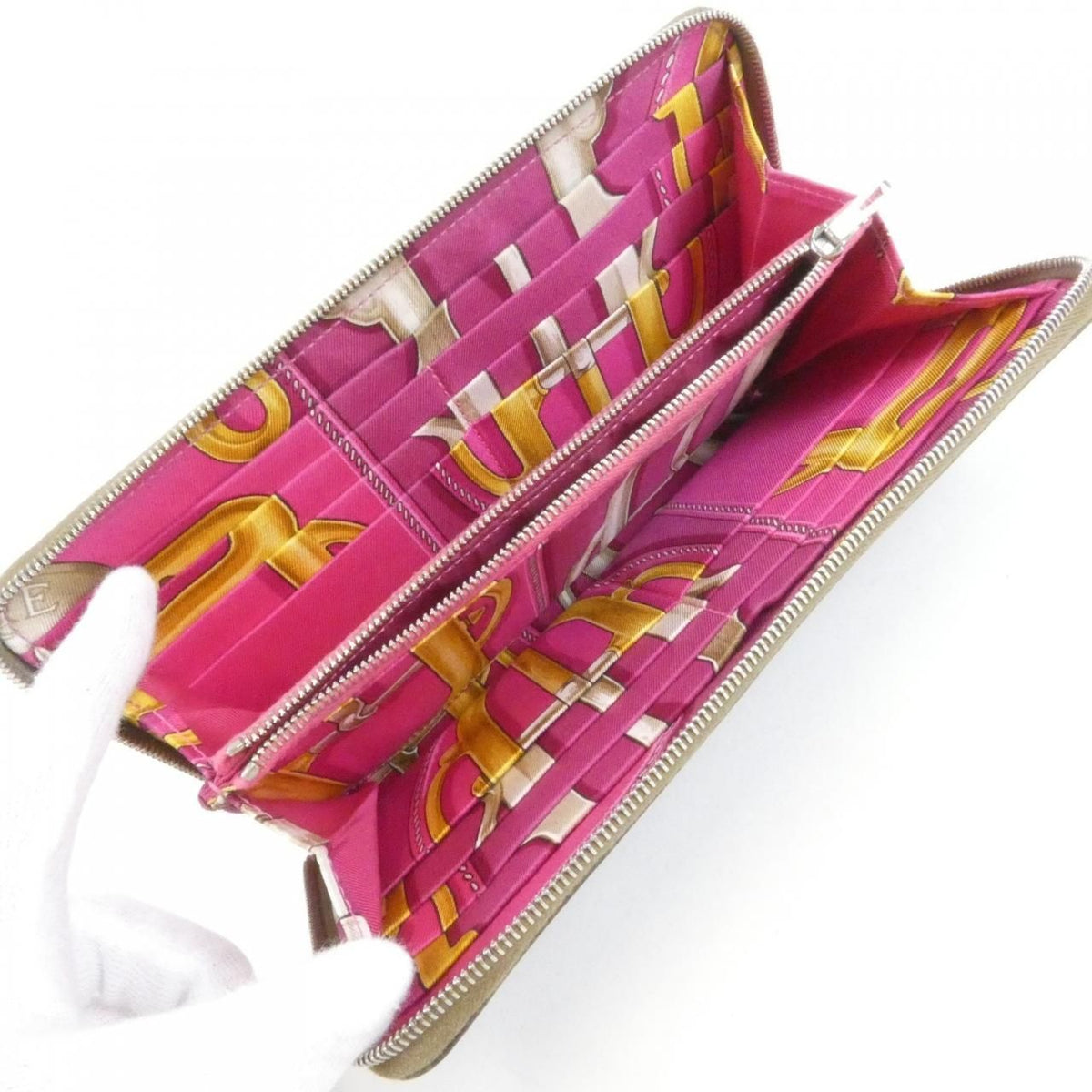 Hermes Bouclerie D'attelage Silk'in Classic Wallet — view 7