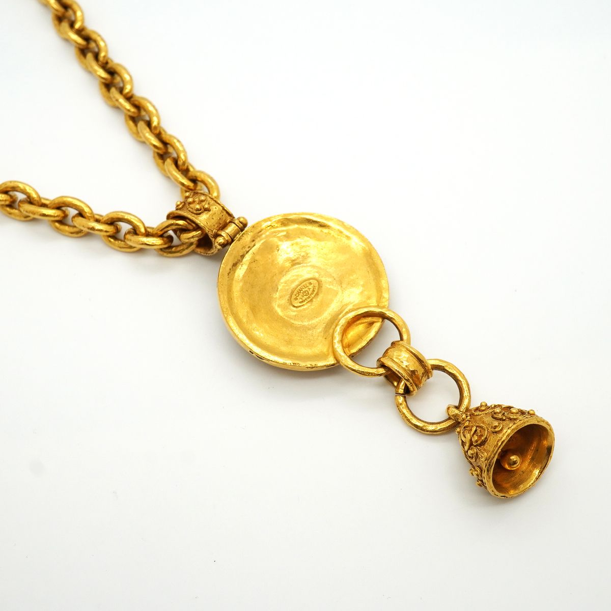 Chanel Necklace Vintage CC Logo Round Circle Gold Plated Gripoix Green — view 2