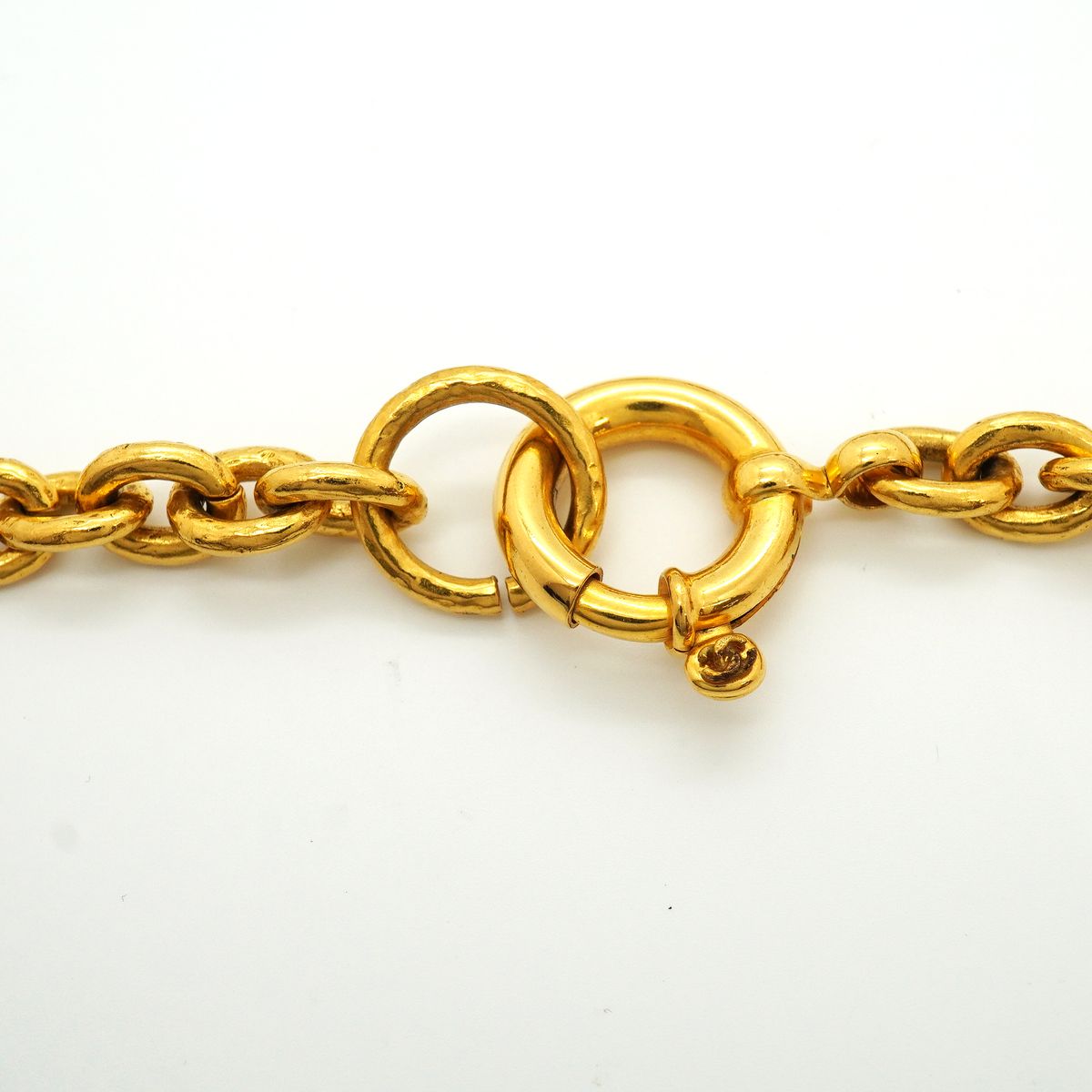 Chanel Necklace Vintage CC Logo Round Circle Gold Plated Gripoix Green — view 4