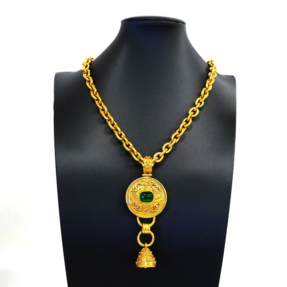 Chanel Necklace Vintage CC Logo Round Circle Gold Plated Gripoix Green — view 6