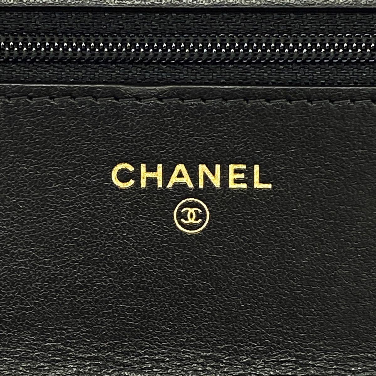 Chanel Handbag Chanel 19 Lambskin Black Gold Silver 2-Way Bag — view 5
