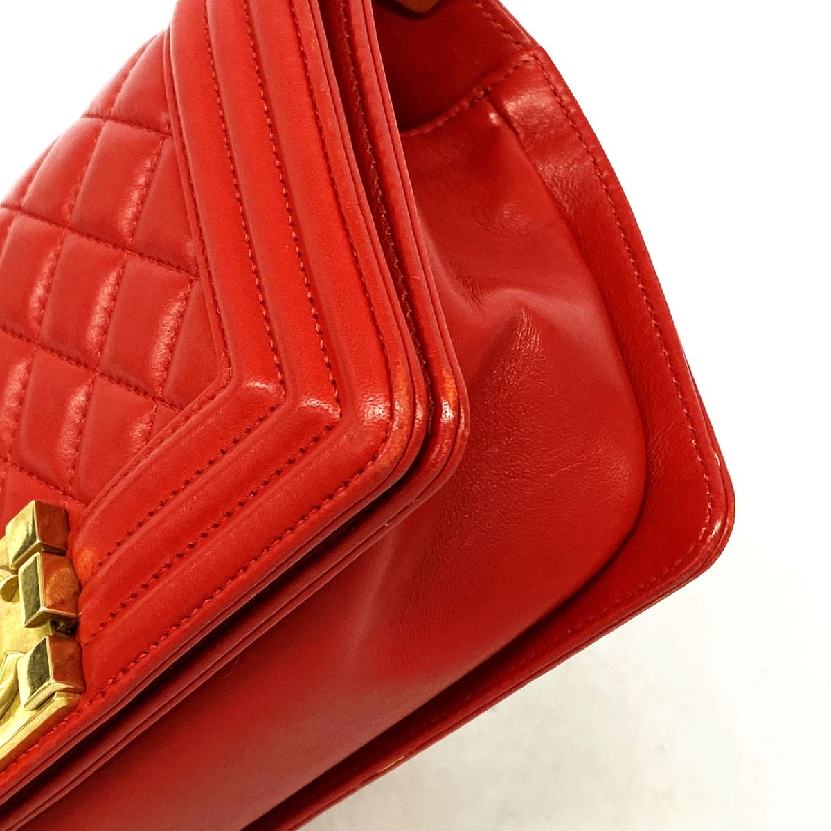 Chanel Shoulder Bag Boy Lambskin Red Gold — view 6