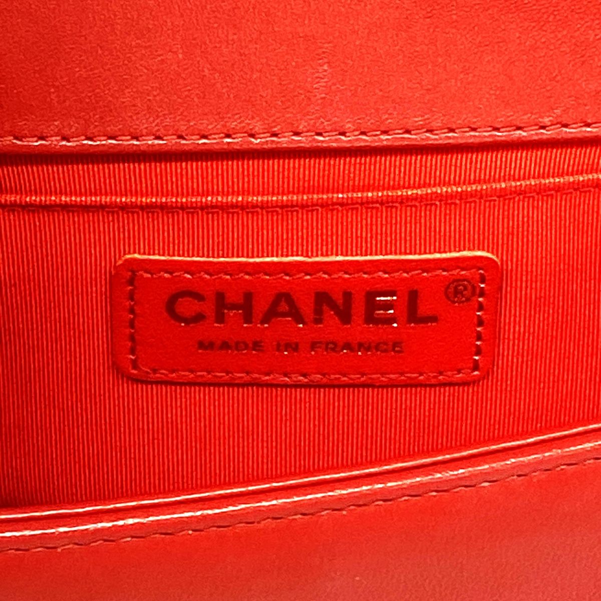 Chanel Shoulder Bag Boy Lambskin Red Gold — view 5