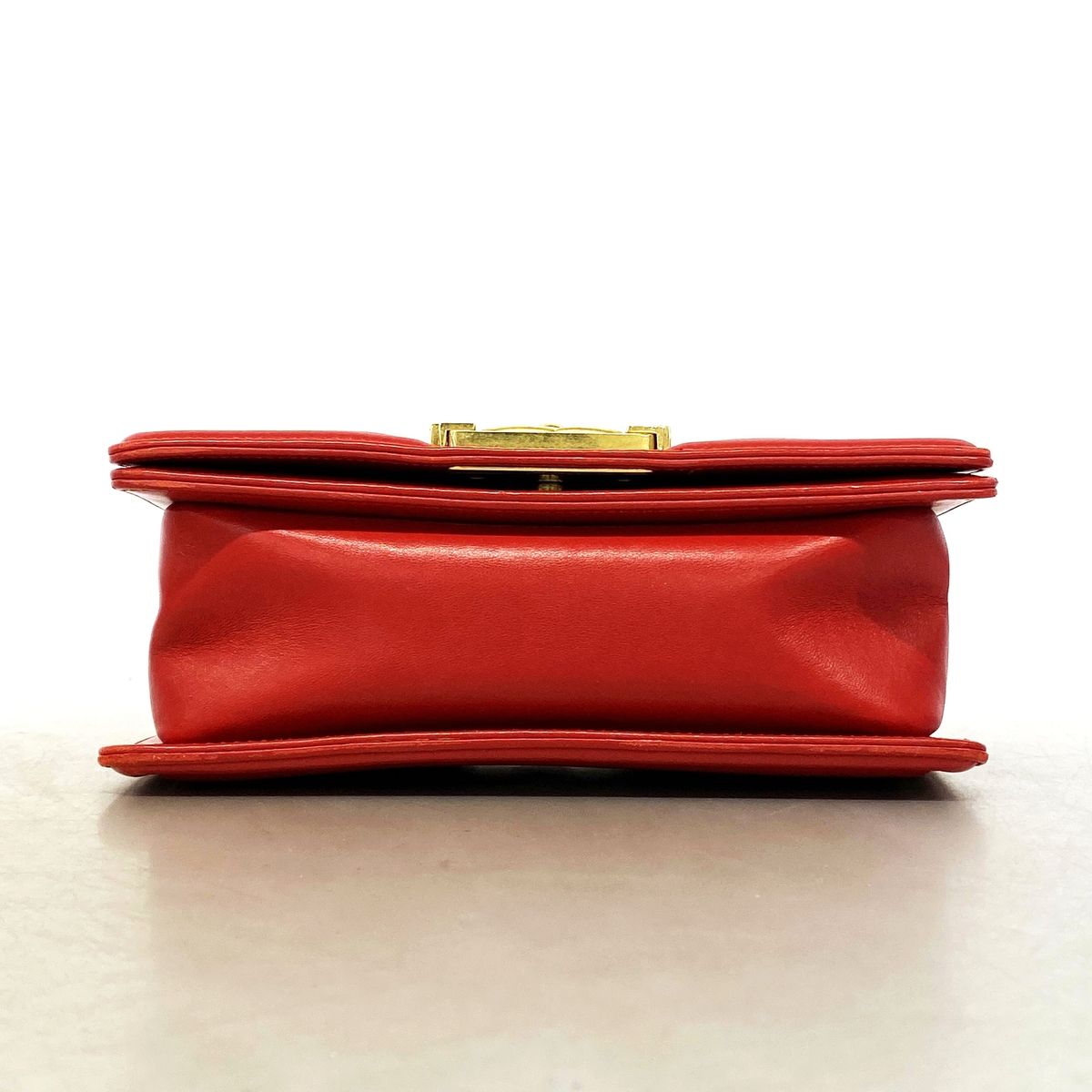 Chanel Shoulder Bag Boy Lambskin Red Gold — view 3