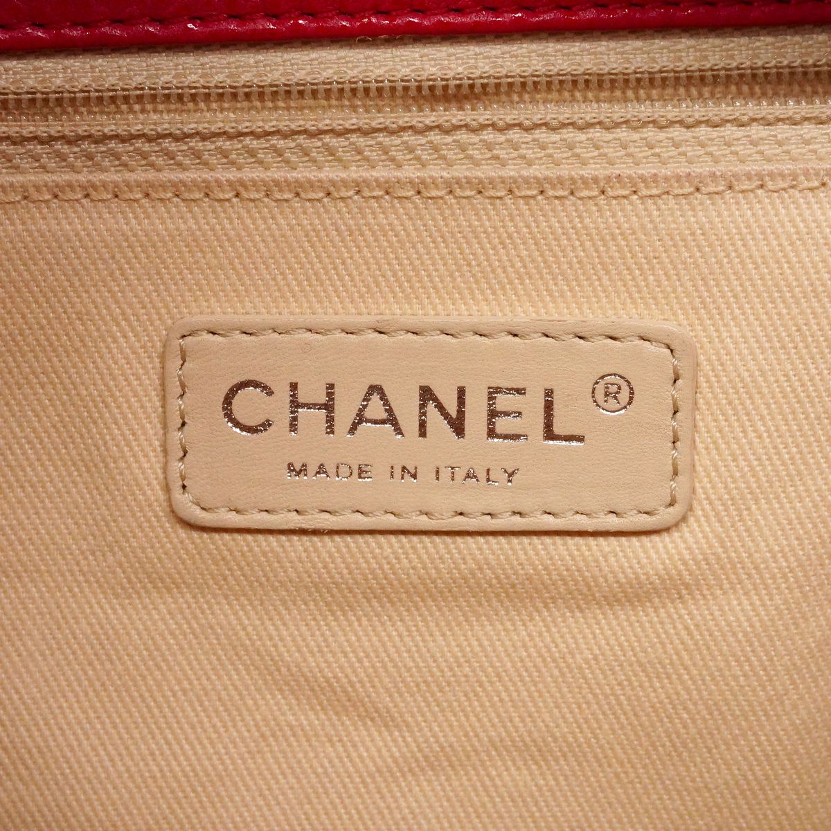 Chanel Shoulder Bag Maxi Quilted Caviar Leather Red Silver — view 5