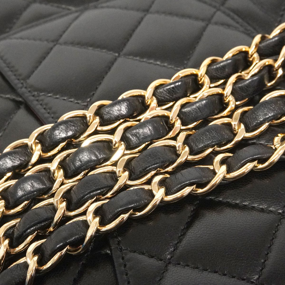 Chanel Shoulder Bag Quilted Lambskin Black Gold — view 8