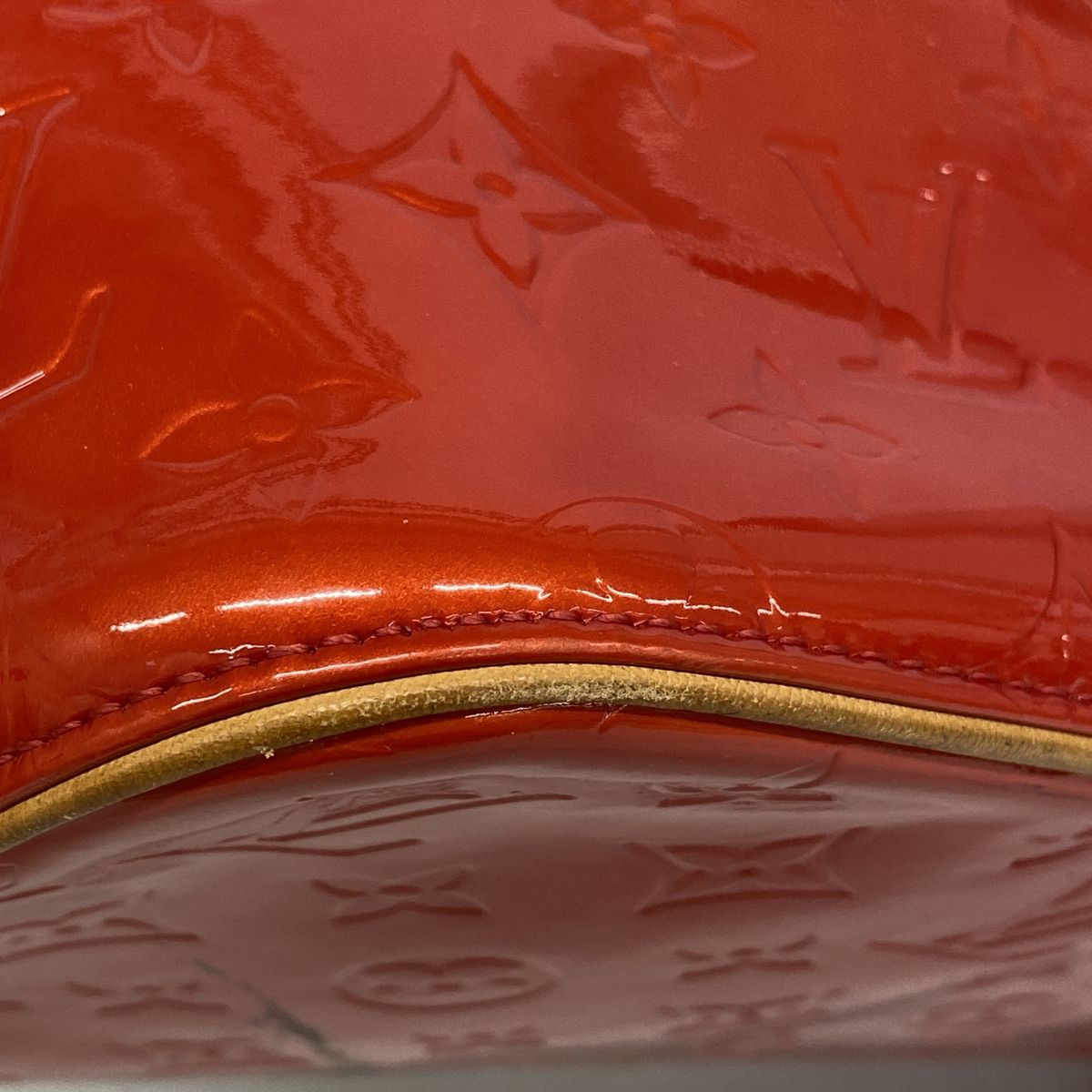 Louis Vuitton Tote Bag Vernis Houston Rouge — view 6