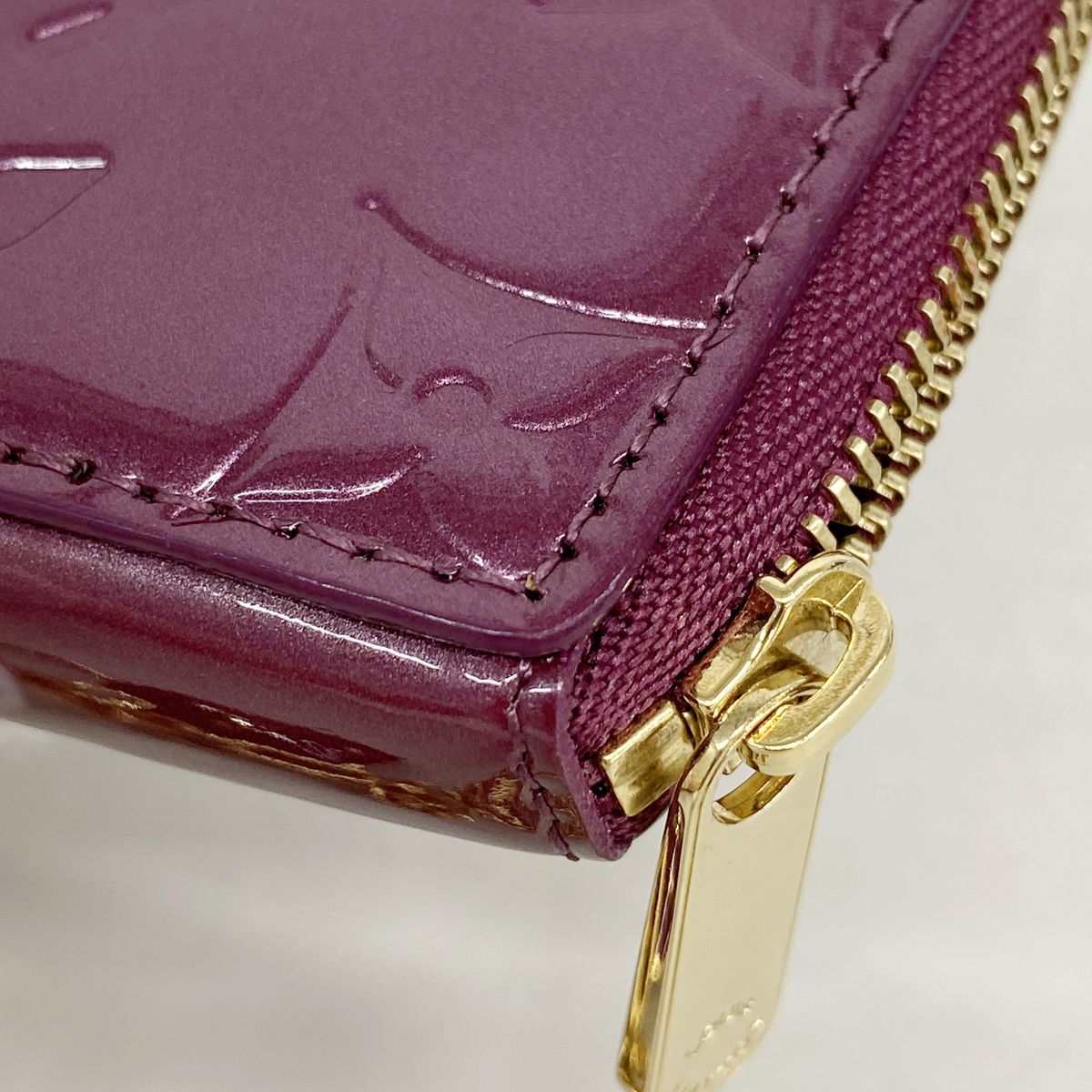 Louis Vuitton Coin Purse Vernis Porte Monnaie Coeur Violette — view 5