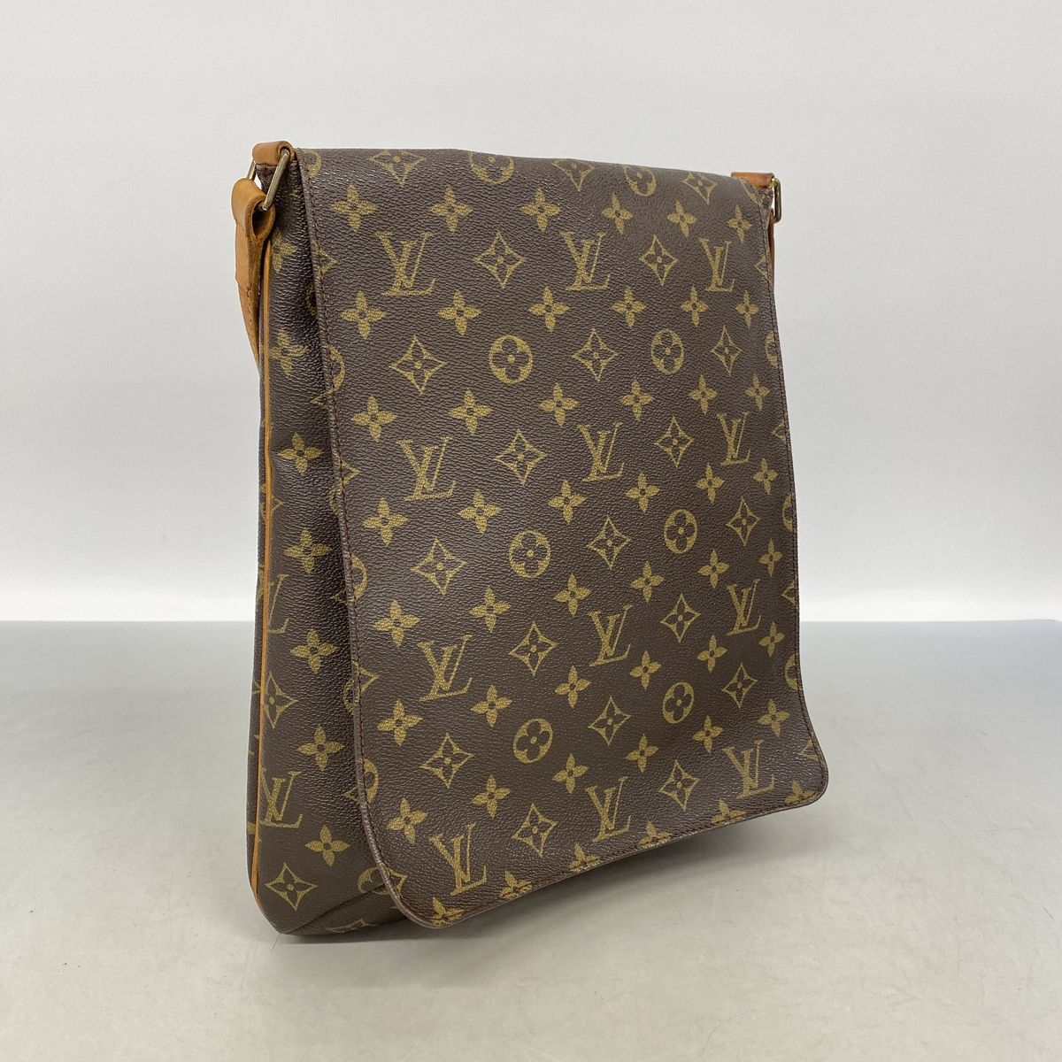 Louis Vuitton Shoulder Bag Monogram Musette Brown — view 2