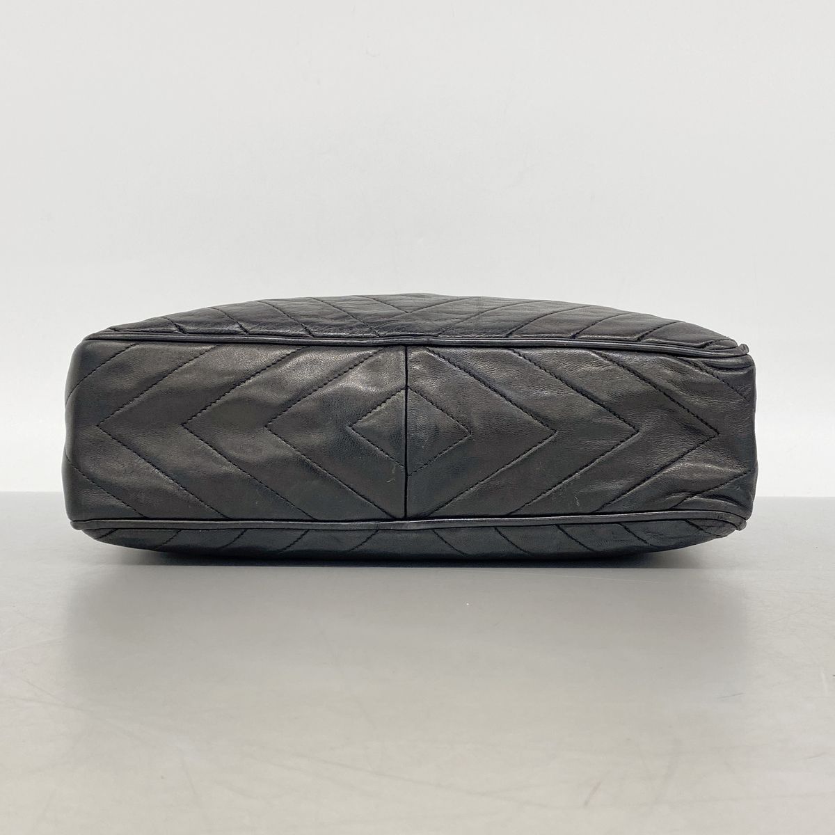 Chanel Shoulder Bag Lambskin Black Gold — view 3