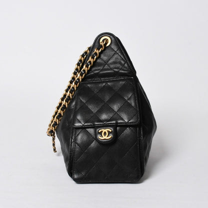 Chanel 25 Small Handbag CC Logo Caviar Leather Gold Black — view 4
