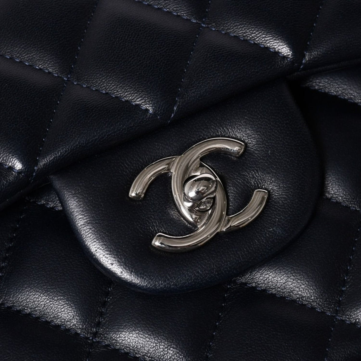 Chanel Chain Shoulder Bag Lambskin Quilted 30 Double Flap Navy Silver — view 5