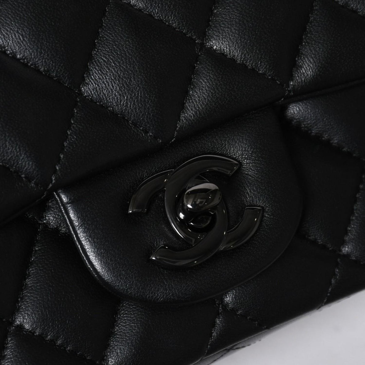 Chanel Mini Quilted 16 So Black S Flap S Chain Shoulder Bag CC Logo Lambskin — view 5