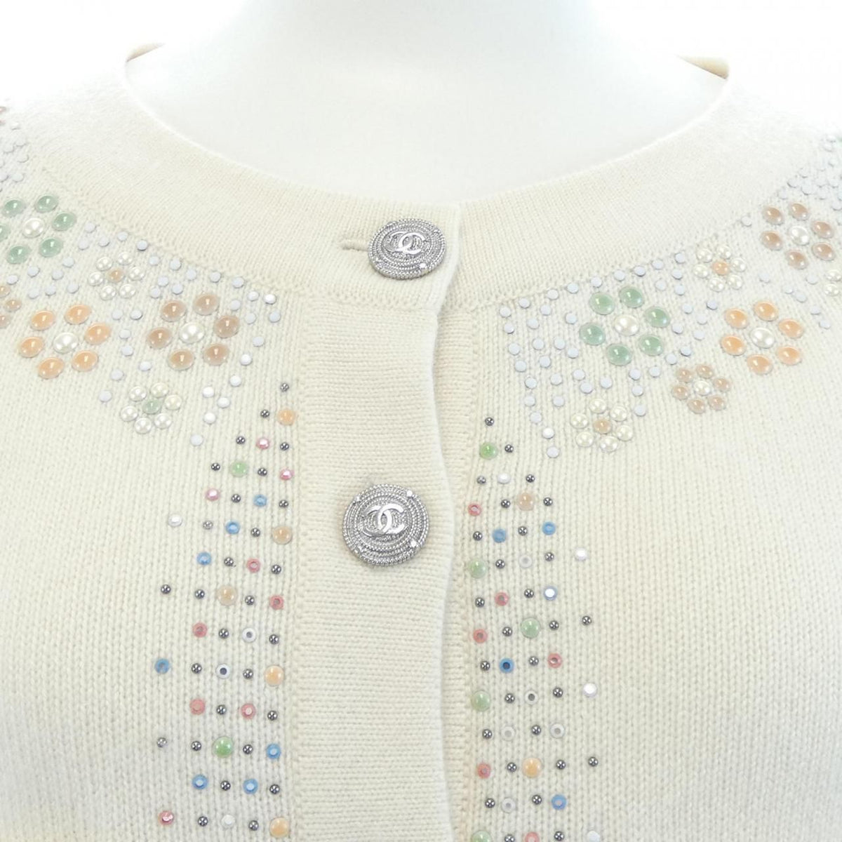 Chanel Cardigan Beige — view 5