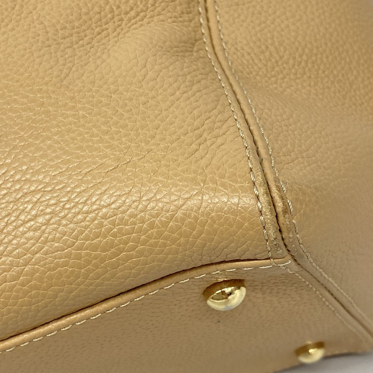 Chanel Tote Bag Executive Leather Beige Gold — view 6