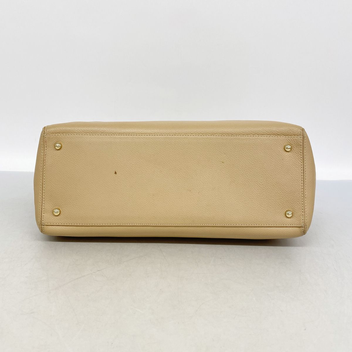 Chanel Tote Bag Executive Leather Beige Gold — view 3