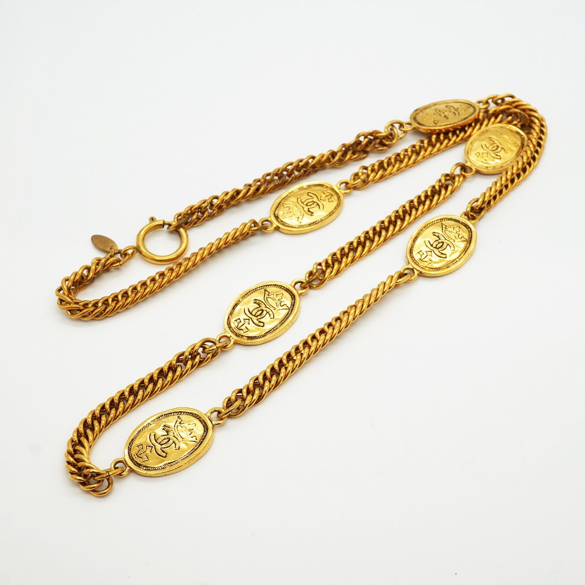 Chanel Necklace Vintage CC Logo Crown Oval Gold Plated — view 3
