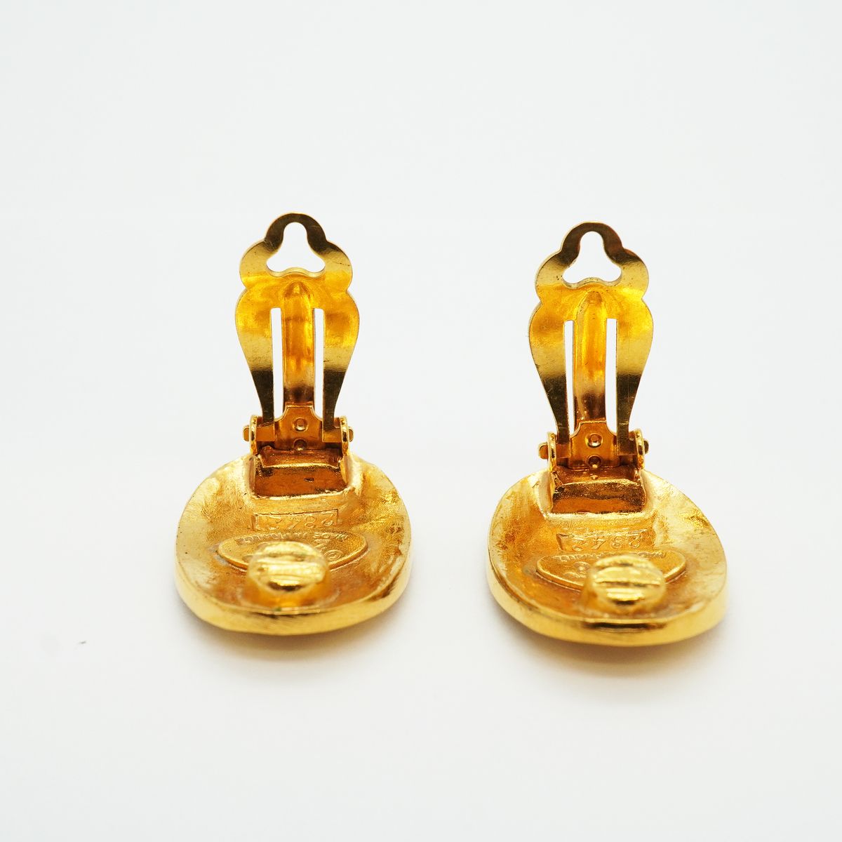 Chanel Earrings Vintage CC Logo Oval Gold Plated — view 6
