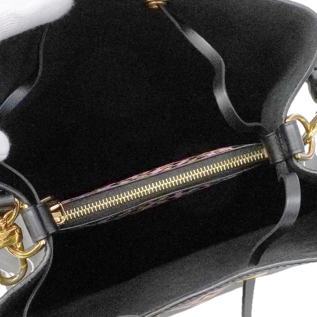 Louis Vuitton Shoulder Bag Wild at Heart Neo Noir — view 4