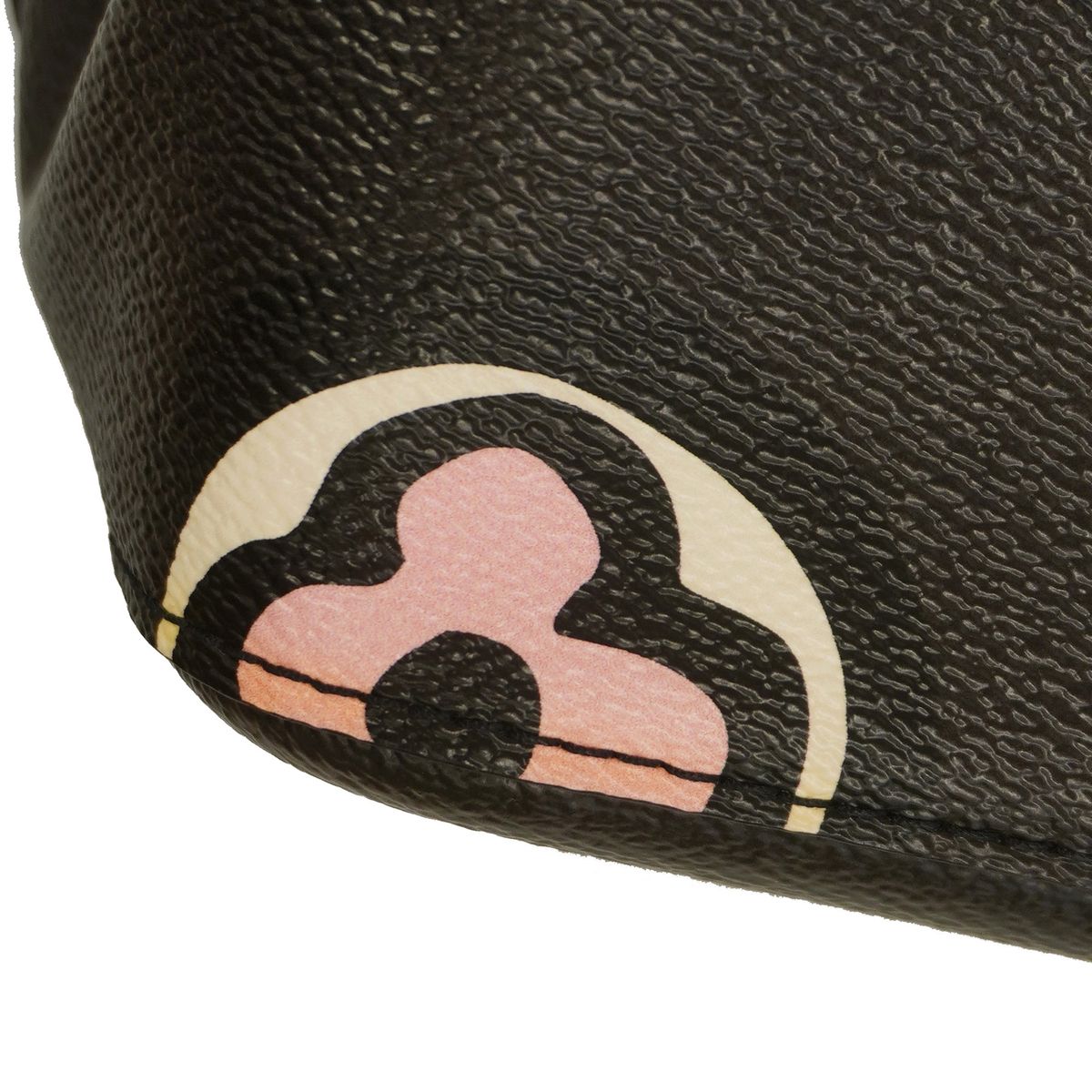 Louis Vuitton Shoulder Bag Wild at Heart Neo Noir — view 7