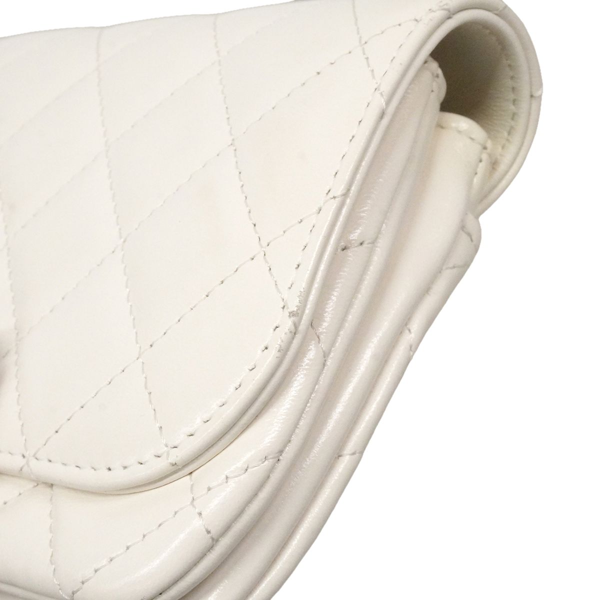 Chanel Shoulder Bag Quilted Lambskin White Champagne Gold — view 6