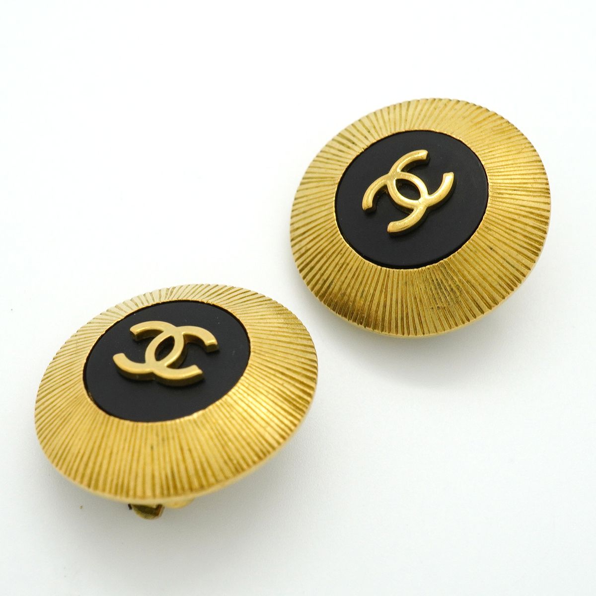 Chanel Earrings Vintage CC Logo Gold Plated Black — view 2