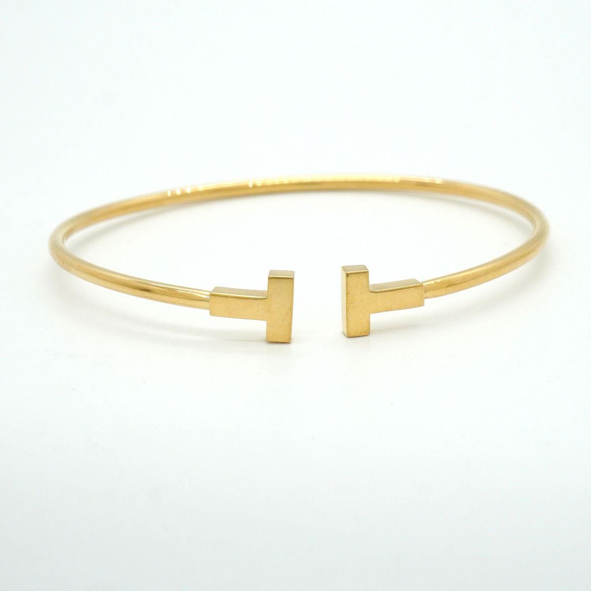 Tiffany & Co Bangle T Wire Narrow 18K Yellow Gold Bracelet — view 4