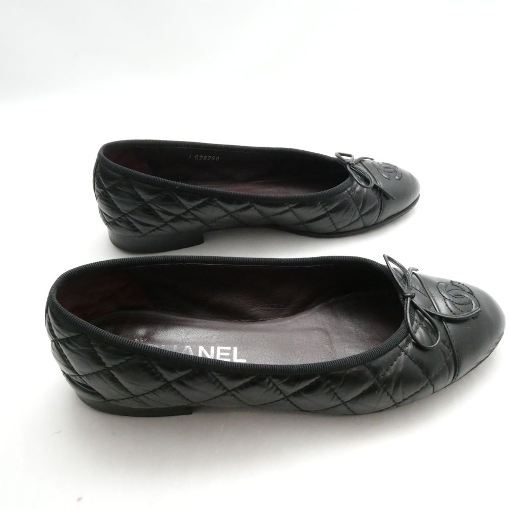 Chanel Quilted Flat Pumps 37C CC Logo Ballet Shoes — view 5