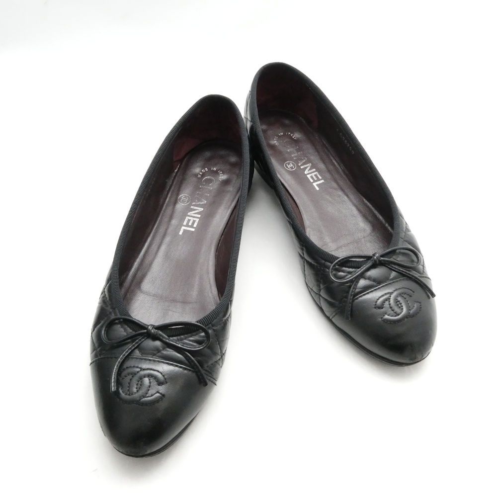 Chanel Quilted Flat Pumps 37C CC Logo Ballet Shoes — view 2