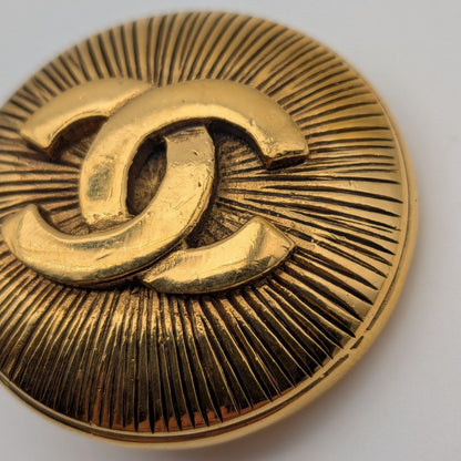 Chanel Brooch CC Logo Gold Round Radiant Pattern First Era Vintage — view 2