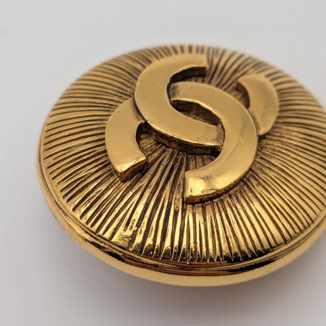 Chanel Brooch CC Logo Gold Round Radiant Pattern First Era Vintage — view 3