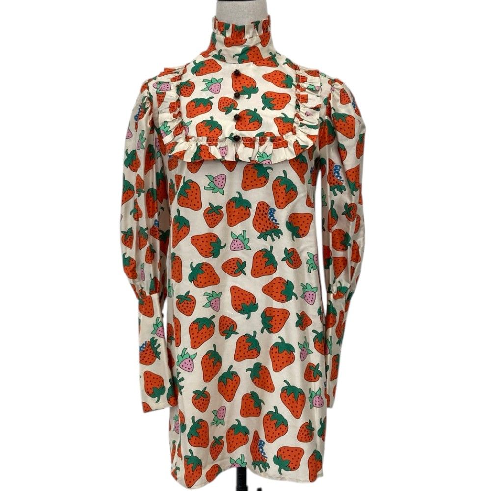 Gucci Strawberry Print Ruffle Tunic Blouse Ivory Spring Summer Fall Winter 36
