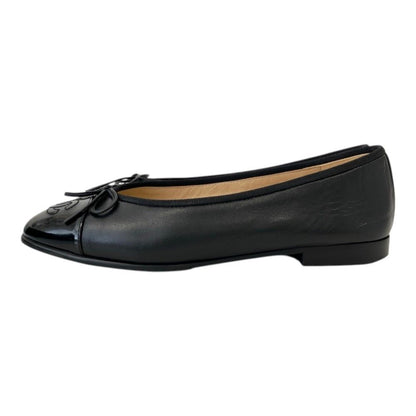 Chanel CC Logo Ballerina Flat Pumps Black Spring Summer Fall Winter — view 2