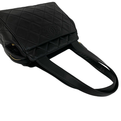 Chanel Quilted CC Logo Lambskin Shoulder Bag Black — view 4