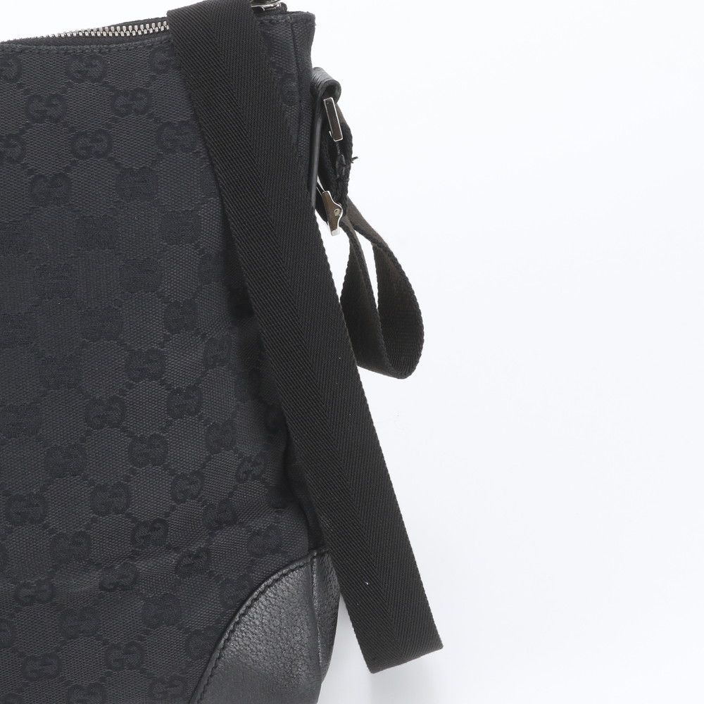 Gucci GG Canvas Leather Shoulder Bag Crossbody Messenger Business — view 2