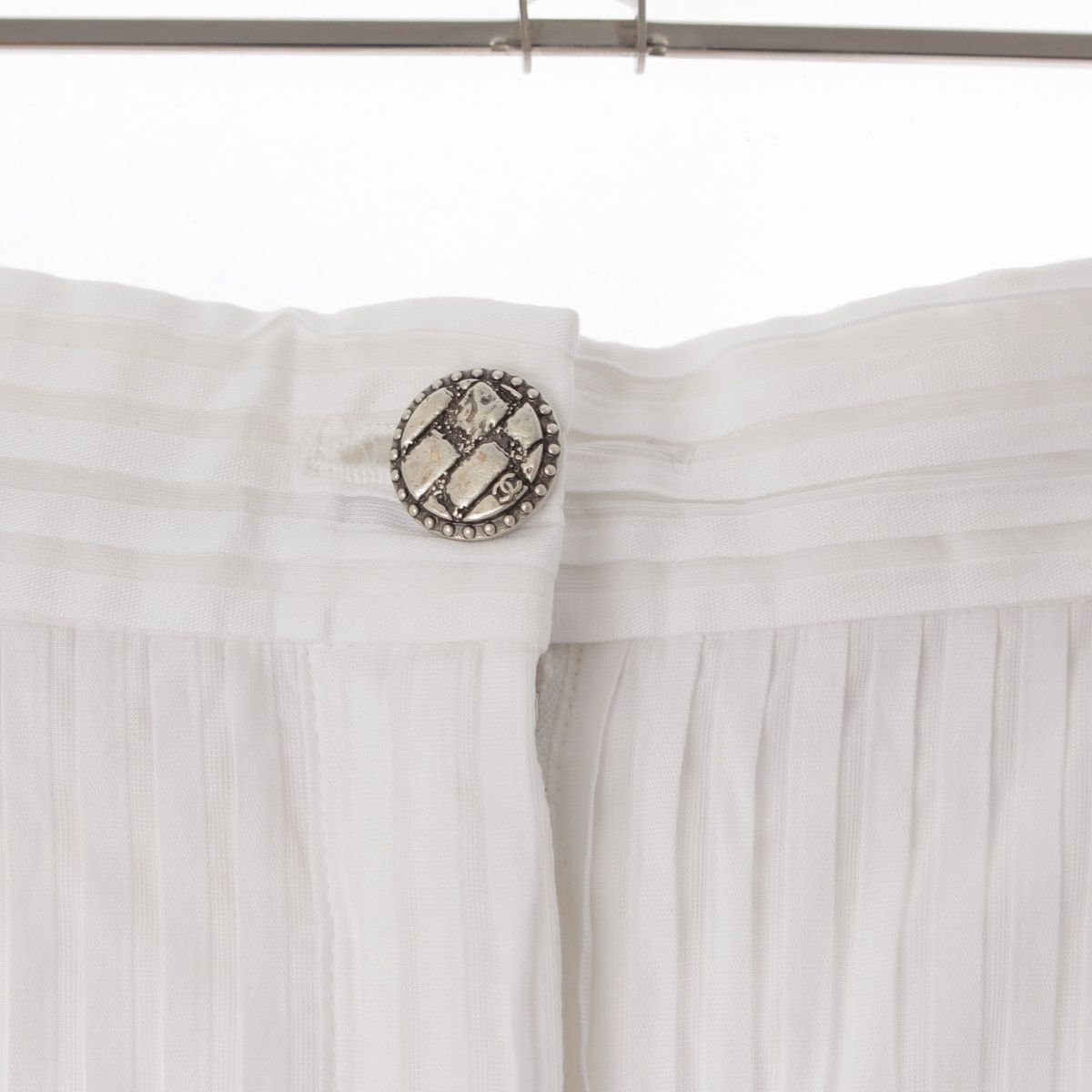 Chanel Cotton Coco Buttons Pleated Wide Pants White 38 — view 6