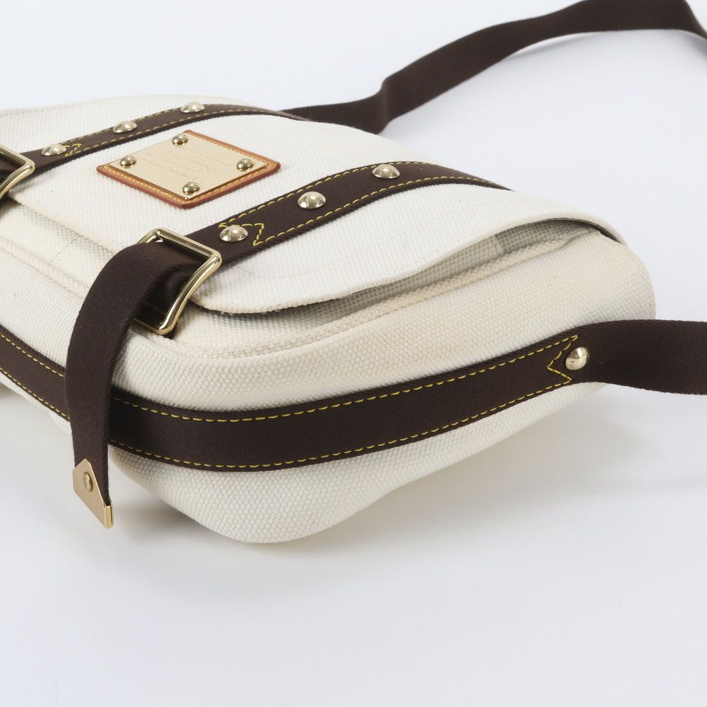 Louis Vuitton Antigua Besace PM Shoulder Bag Crossbody Messenger — view 4