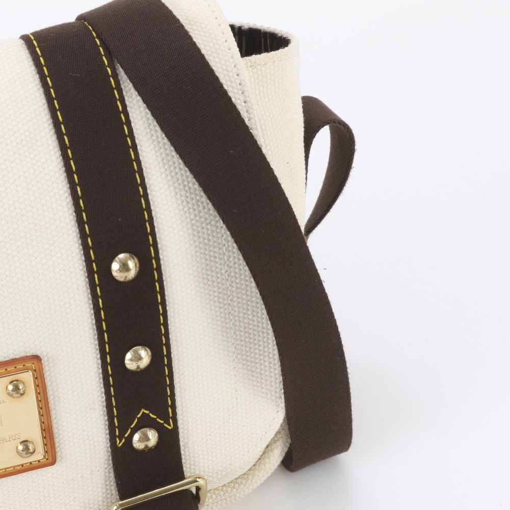 Louis Vuitton Antigua Besace PM Shoulder Bag Crossbody Messenger — view 2