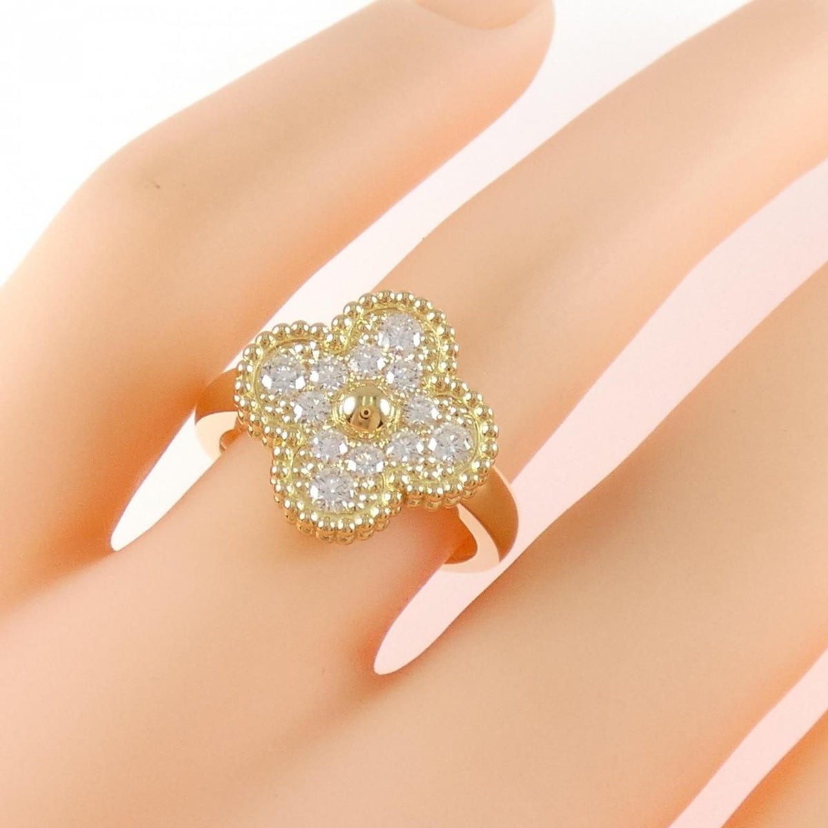 Van Cleef & Arpels Vintage Alhambra Ring — view 5
