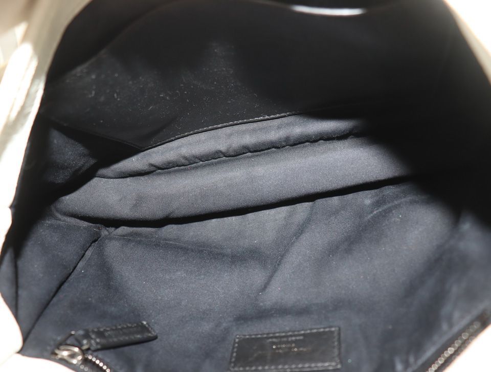 Saint Laurent Niki Medium Vintage Leather Shoulder Bag — view 7