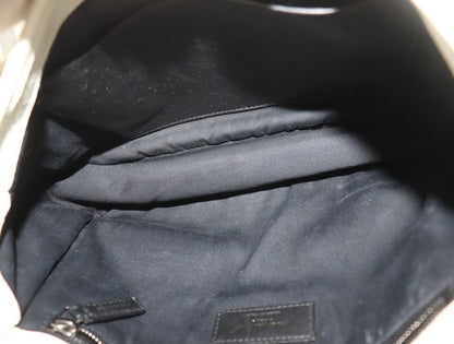 Saint Laurent Niki Medium Vintage Leather Shoulder Bag — view 7