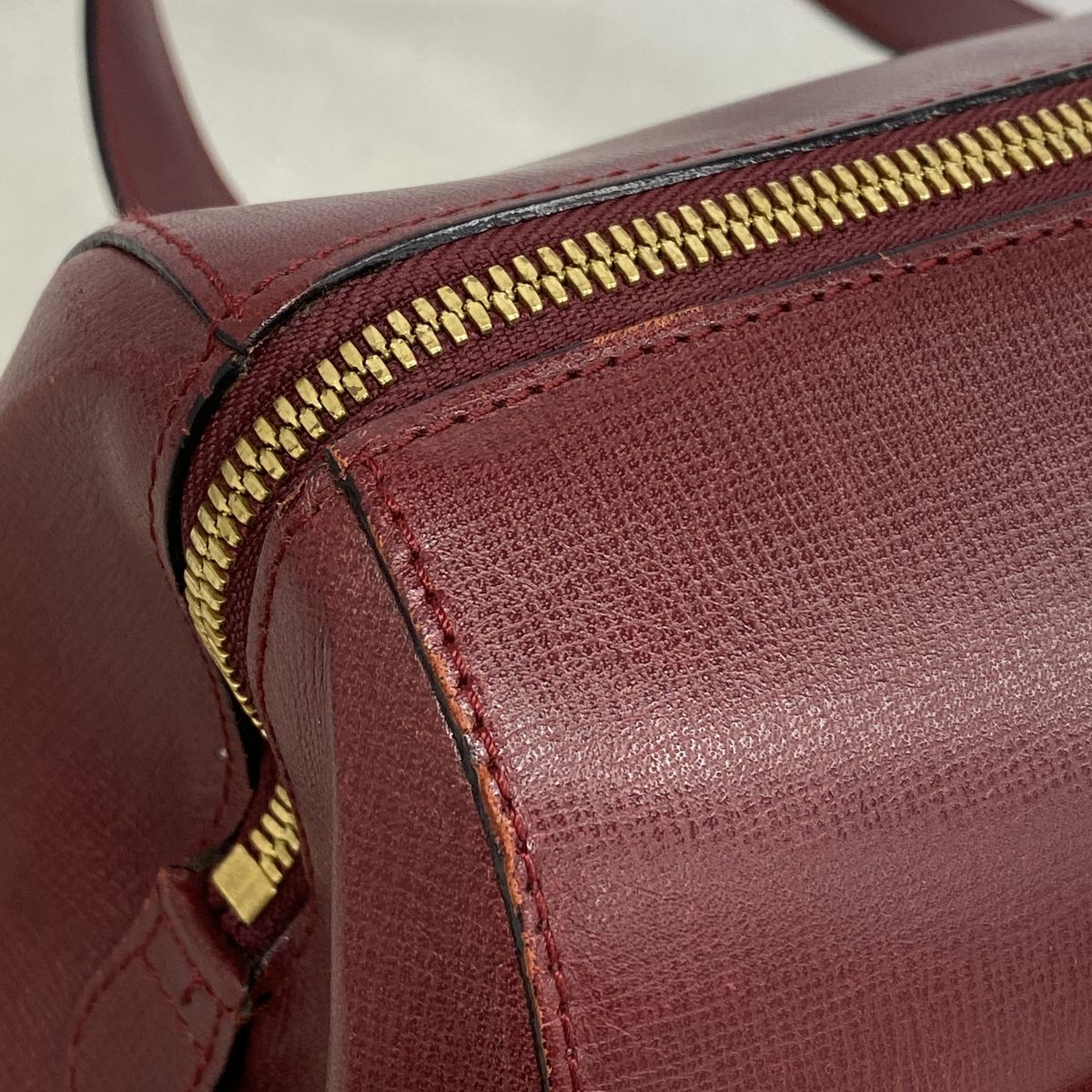 Cartier Handbag Must Leather Bordeaux Gold — view 6