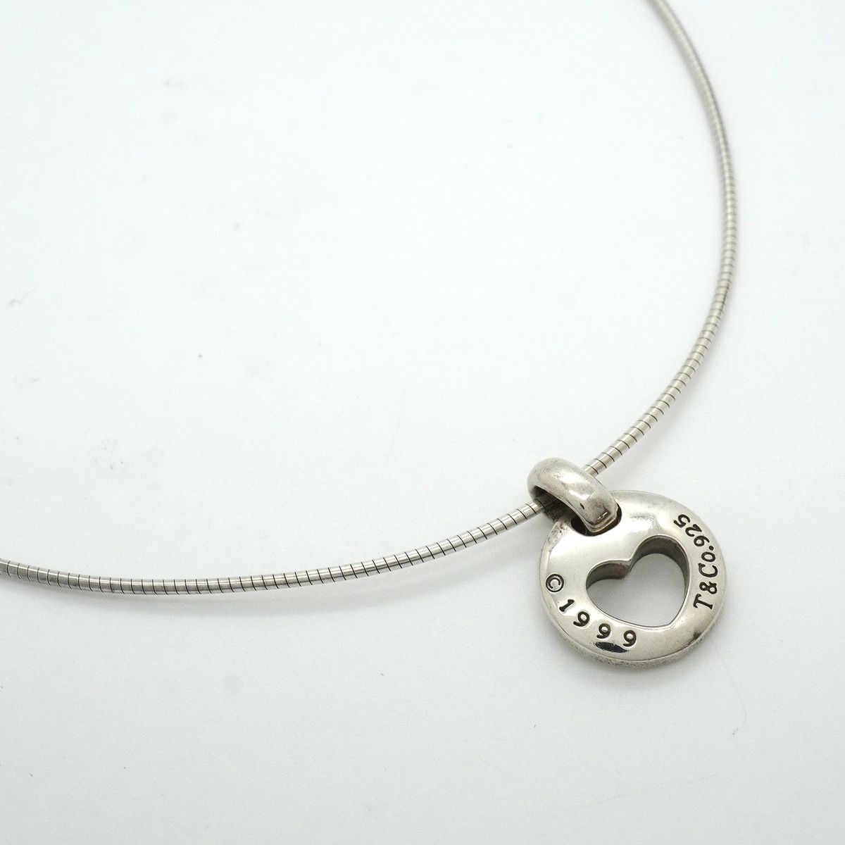 Tiffany & Co Necklace Pierced Heart 925 Sterling Silver — view 2
