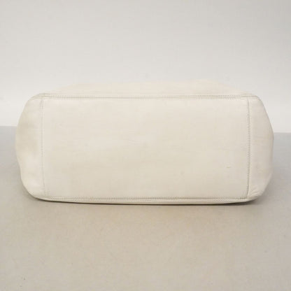 Chanel Tote Bag Leather White Gold — view 3