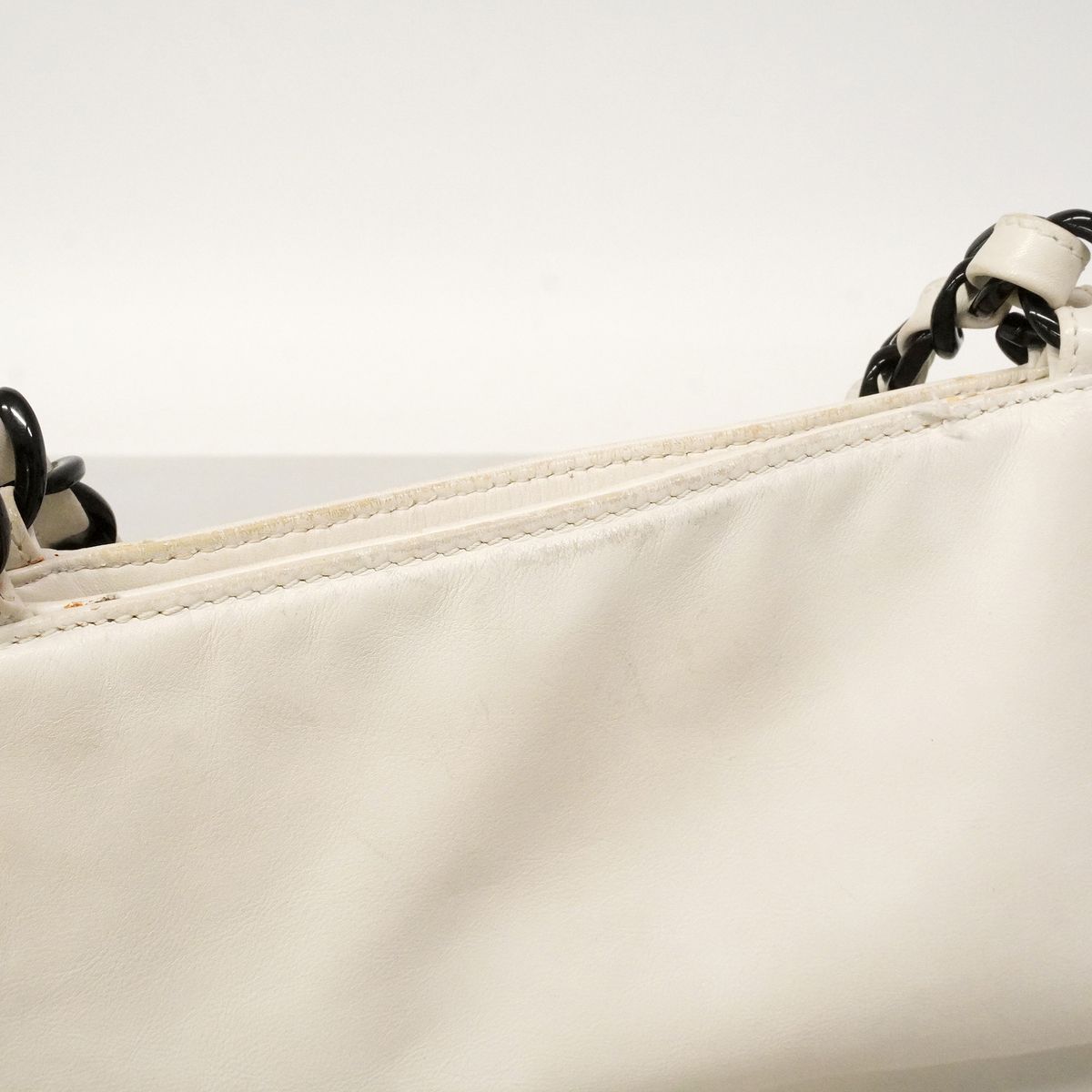 Chanel Tote Bag Leather White Gold — view 8