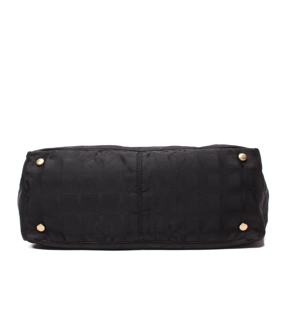 Chanel Tote Bag New Travel MM — view 4