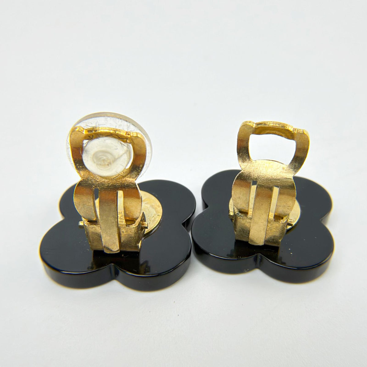 Chanel CC Logo Flower Bicolor Clip-On Earrings Plastic Plated Black White 02P — view 4